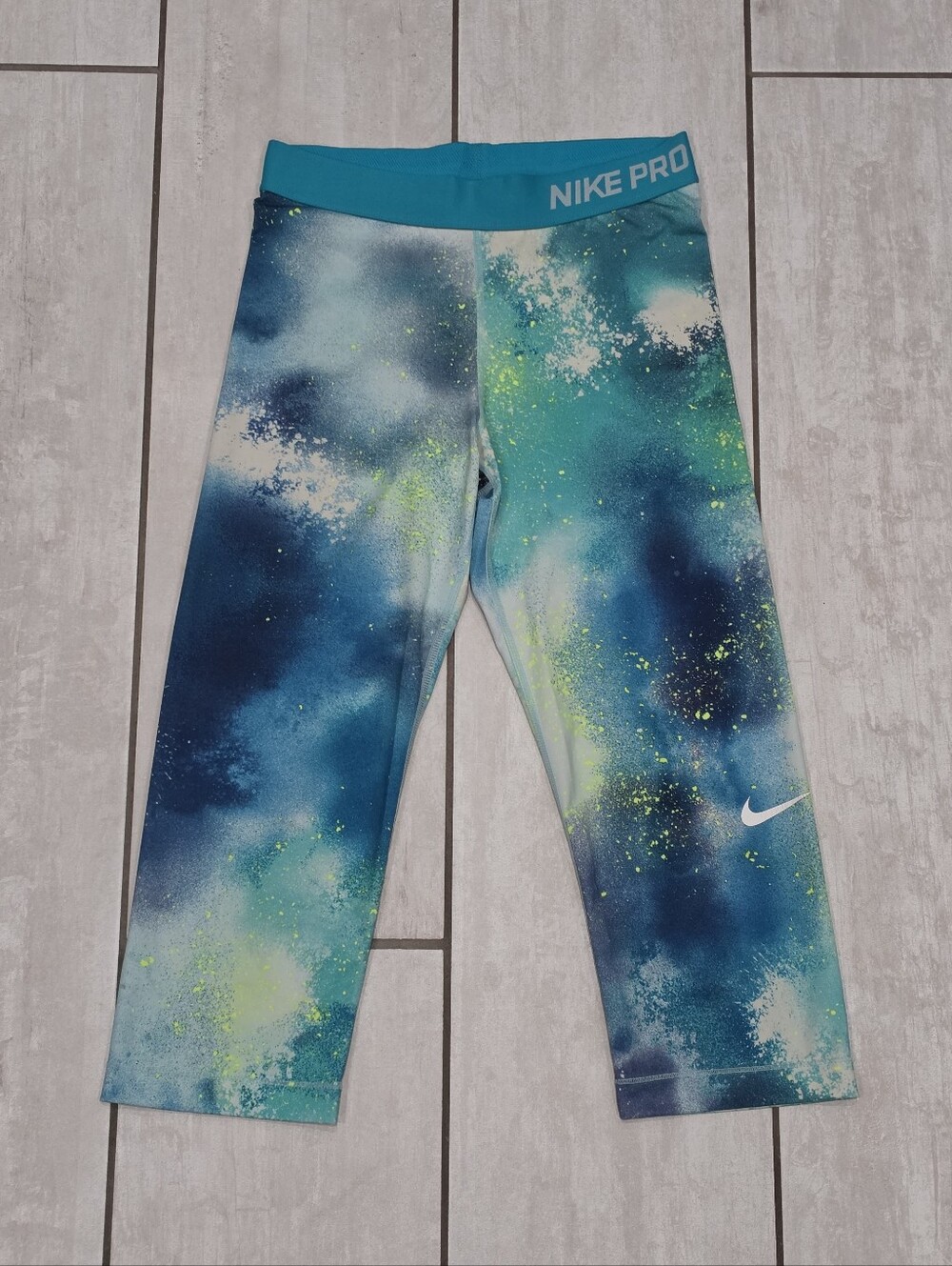 NIKE PRO Galaxy Splatter Capri Leggings Blue Teal Neon Green Size Small